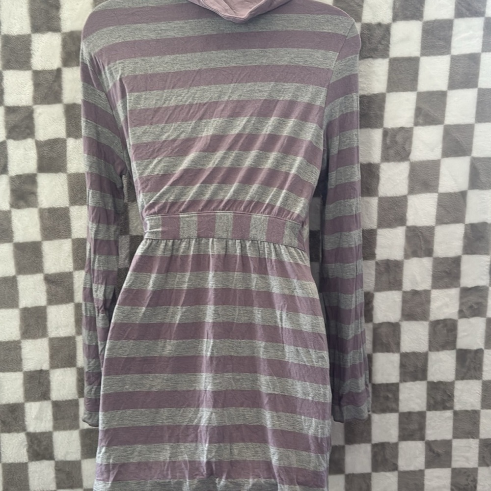 A Pea in the Pod Lavender and Gray Tie Robe Size S/Small - Picture 7 of 15